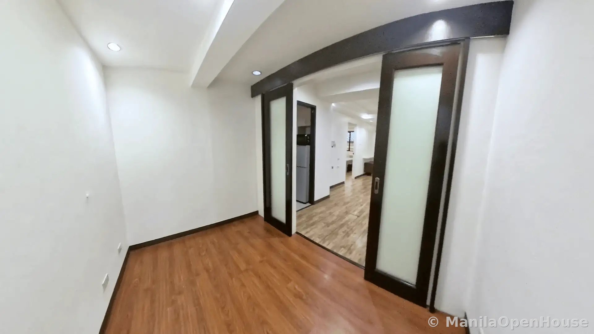 Forbeswood Heights unit entrance hallway